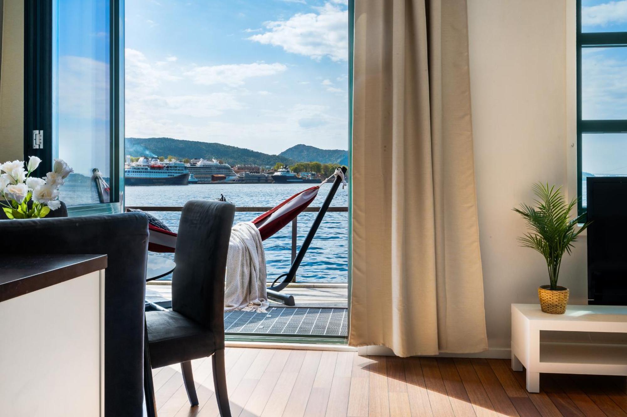 Central Seafront Apartments With Parking And Self Check-In! Bergen Kamer foto
