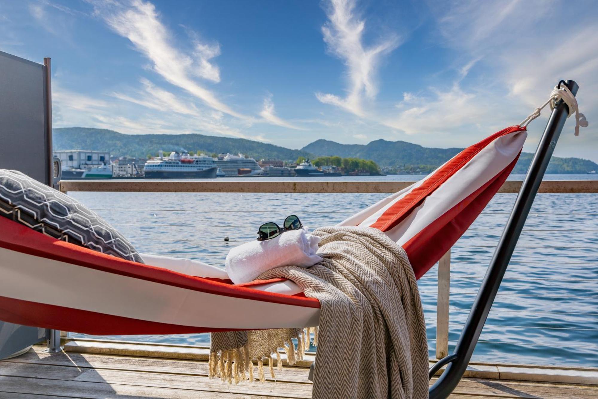 Central Seafront Apartments With Parking And Self Check-In! Bergen Kamer foto