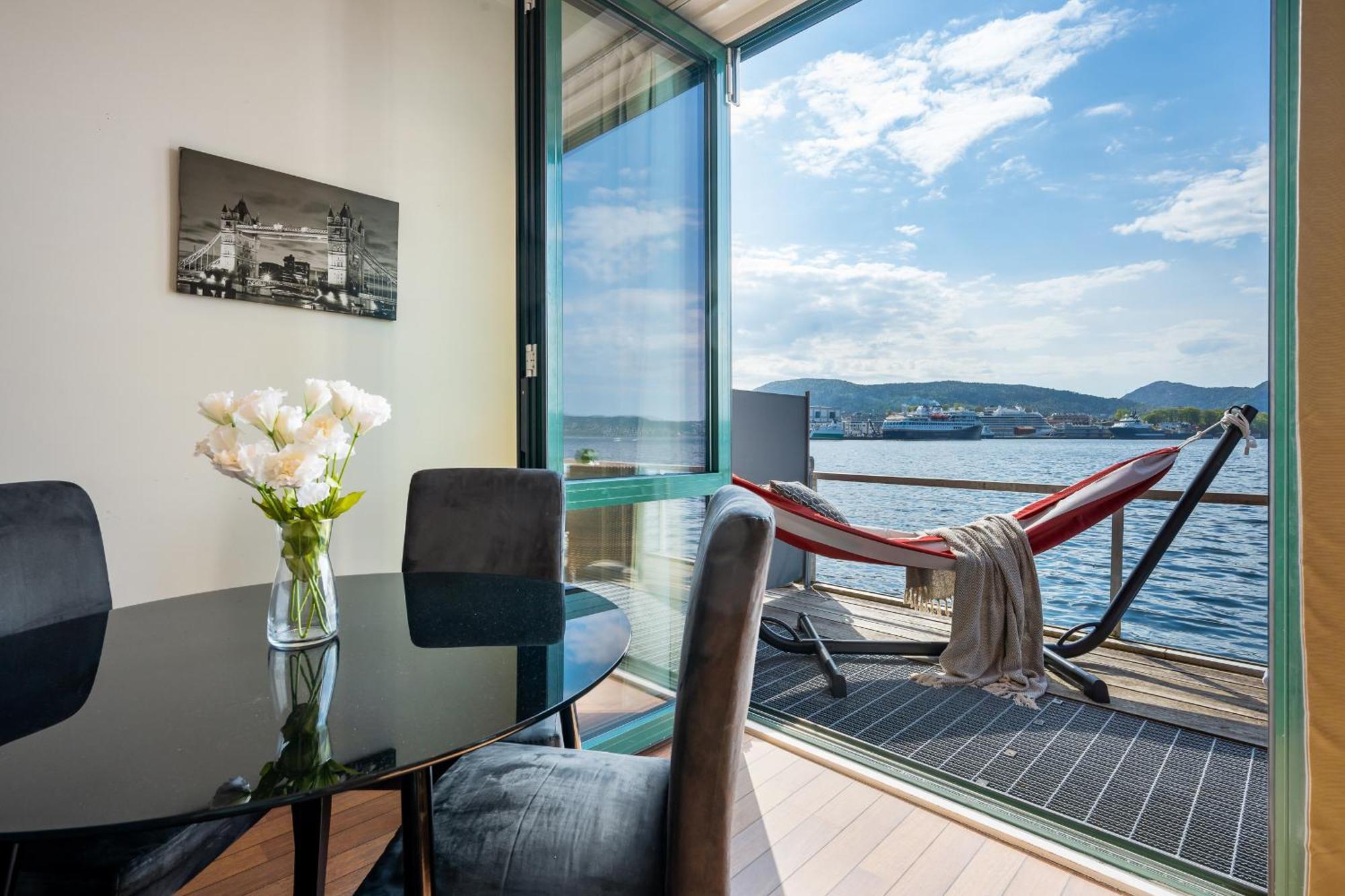 Central Seafront Apartments With Parking And Self Check-In! Bergen Kamer foto