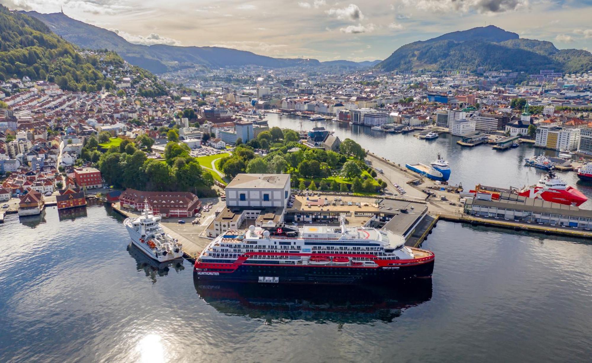 Central Seafront Apartments With Parking And Self Check-In! Bergen Buitenkant foto